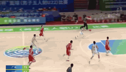 中秋夜大戰山東男籃不敵廣東，李祥波拿到10分，胡明軒爆砍17分
