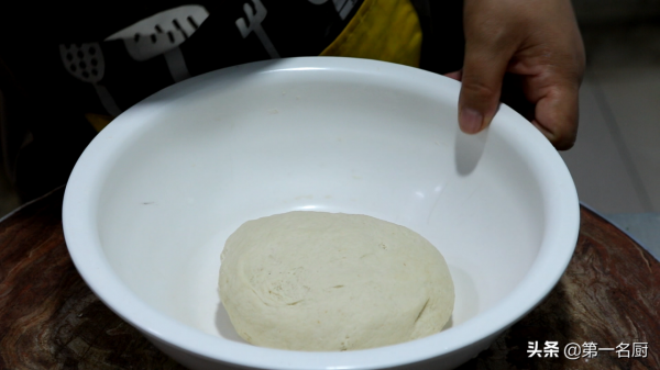 烙死麵餅子，怎樣做才軟而不硬？牢記“和麵方法”，放涼也好吃