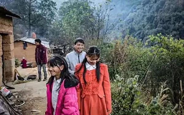 雲南深山一家六口，沒鄰居沒訊號、沒戶口，如今得到社會各界幫助