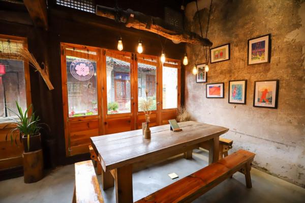 陝西秦嶺深處的千年古鎮，特色美食石頭魚，家家味兒不同