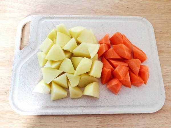 冬天做燉菜，要學會做“減法”，菜香味美湯汁濃郁，家人都愛吃