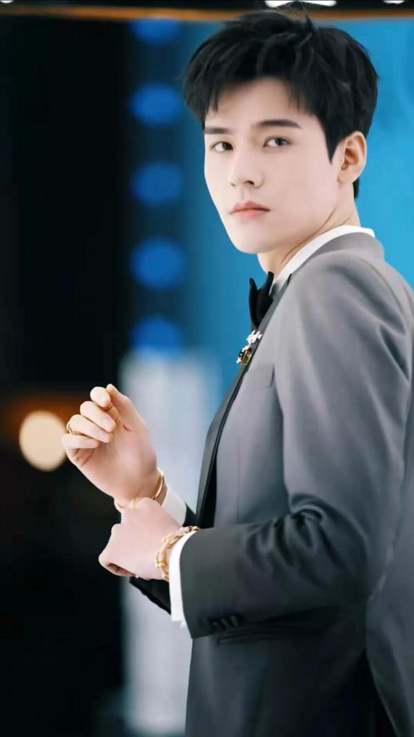 恭喜龔俊喜提 蒂芙尼品牌大使