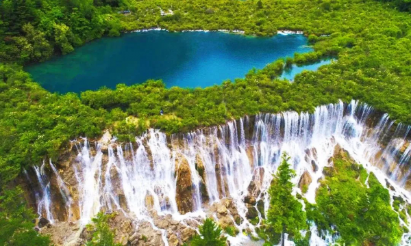 秋天的九寨溝，美成了童話仙境