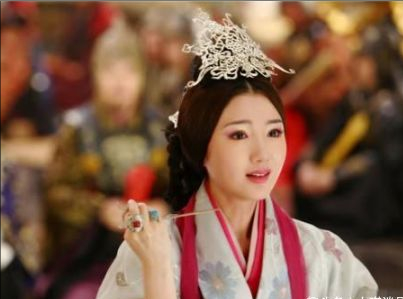 因為自己皇后的背叛，因此含恨而終的皇帝，死時年僅三十三歲