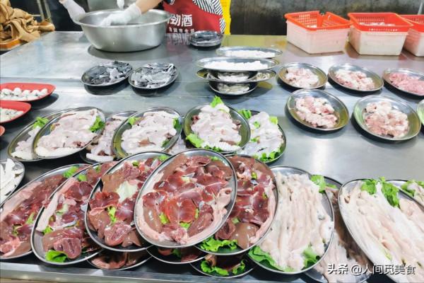 廣東最大的牛肉店,藏在村裡一天賣出上百頭牛,一萬多客人搶著吃 廣東最大的牛肉店,藏在村裡一天賣出上百頭牛,一萬多客人搶著吃