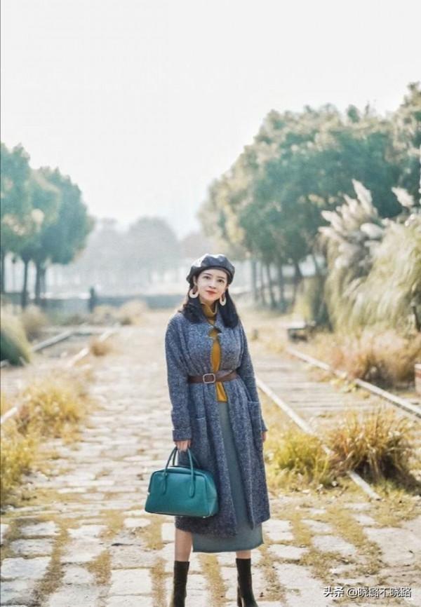 說實話,呢大衣還是跟“過膝裙”最合拍,遮肉顯瘦,上身氣質翻倍 說實話,呢大衣還是跟“過膝裙”最合拍,遮肉顯瘦,上身氣質翻倍