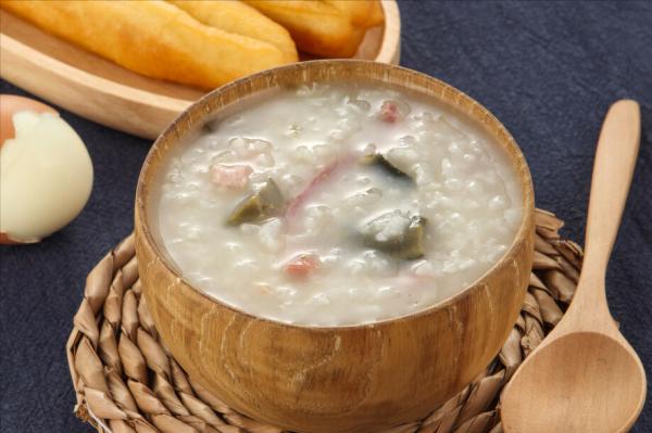 做皮蛋瘦肉粥，粵菜師傅教我2竅門，鮮美不腥，香濃綿滑，真好喝