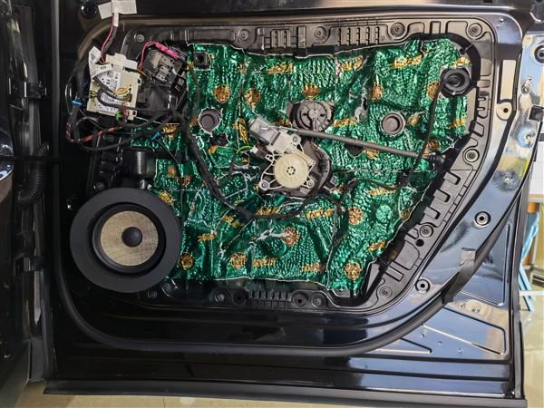 賓士GLB200音響改裝法國勁浪亞麻兩分頻,全新超強聽感 賓士GLB200音響改裝法國勁浪亞麻兩分頻,全新超強聽感