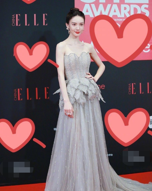 ELLE紅毯：董潔扮嫩劉濤秦海璐合體，都不敵戴百萬私人珠寶的韓雪