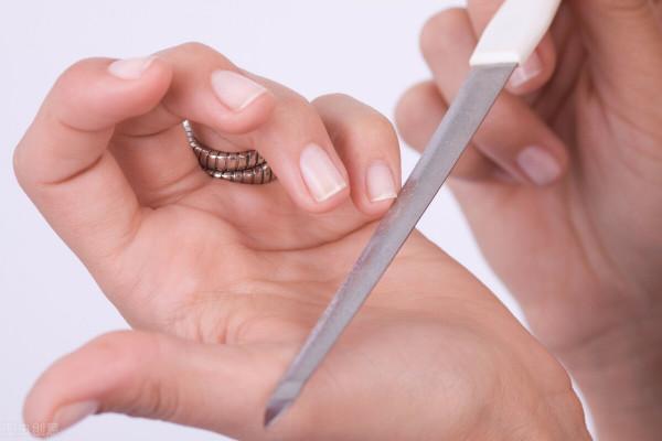 體內有病，手指先知？手指出現4種特徵，要排除疾病的可能性