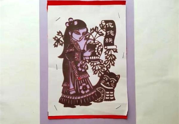 仡佬族剪紙教程:都說花兒美,美麗的仡佬族姑娘比花還美 仡佬族剪紙教程:都說花兒美,美麗的仡佬族姑娘比花還美