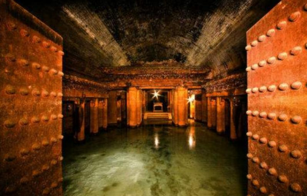 歷史上的古代陪葬制度,人進墓陵後能活多久?時間只能按分鐘算 歷史上的古代陪葬制度,人進墓陵後能活多久?時間只能按分鐘算