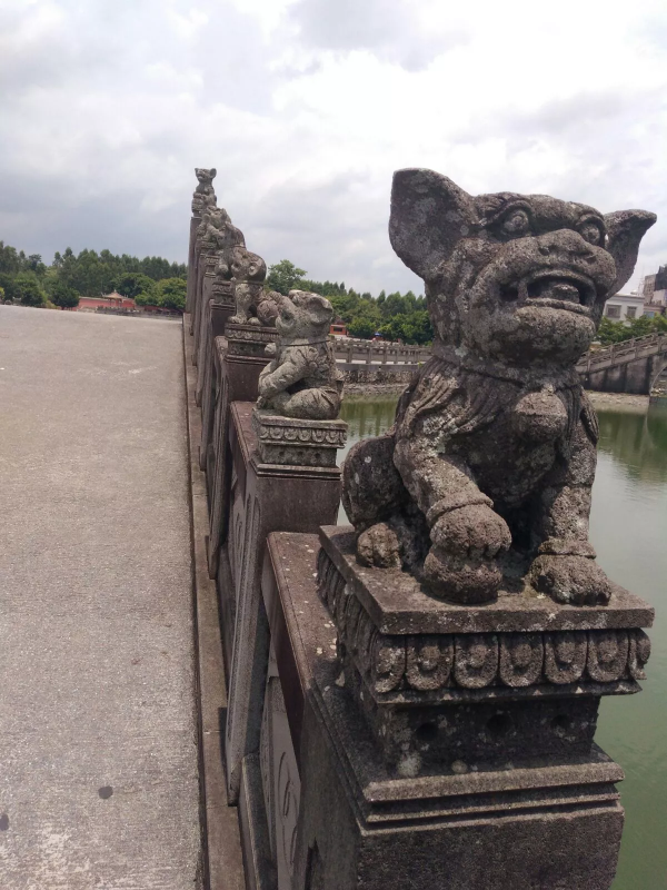 雷州有座千年古祠，全國罕見的五代石人石狗