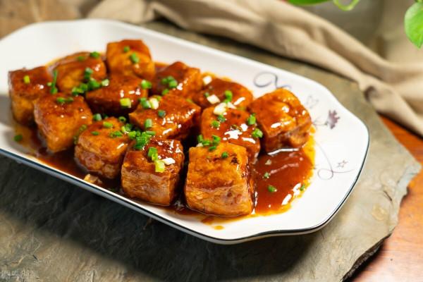 媽媽這樣做的釀豆腐,我一餐吃下三碗飯 媽媽這樣做的釀豆腐,我一餐吃下三碗飯