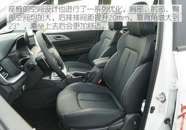 誰說皮卡只能拉貨？2.0T+8AT的江鈴域虎7，翻山越嶺也毫不費力