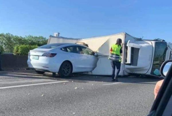 知乎拆解特斯拉:連螺栓都不放過的省料狂魔 知乎拆解特斯拉:連螺栓都不放過的省料狂魔