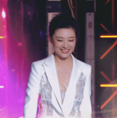 周濤：成熟大氣，溫柔端莊，有著中國女性的古典美