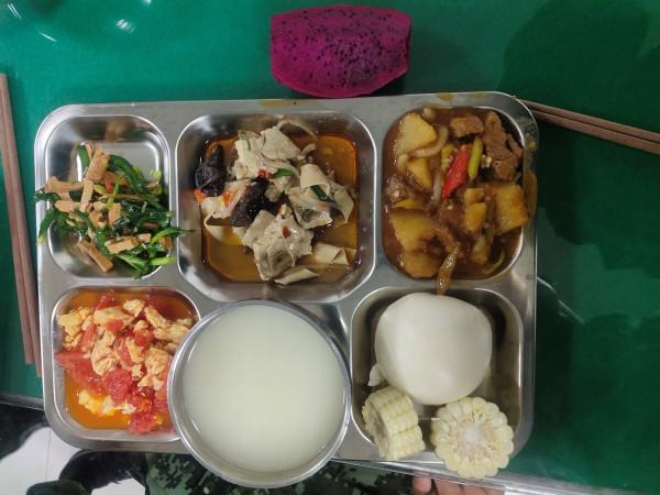 快來看看,新兵入營第一頓飯都吃點啥? 快來看看,新兵入營第一頓飯都吃點啥?