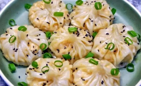 適合懶人 無需擀麵 的生煎包好吃做法 外酥裡嫩早餐一口氣吃五個