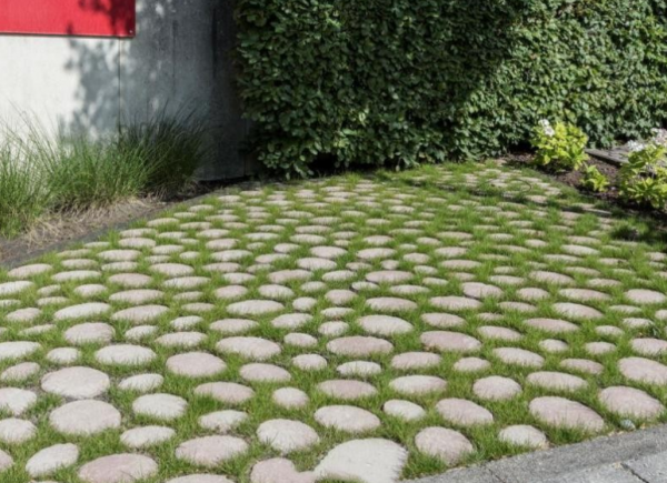 院子地面鋪設又出妙招,省工省錢,耐用性更是地磚、打水泥的2倍 院子地面鋪設又出妙招,省工省錢,耐用性更是地磚、打水泥的2倍