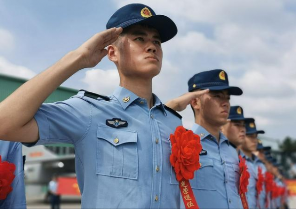 如今當兵選擇2年、5年、8年、12年甚至更長時間哪個好?建議瞭解 如今當兵選擇2年、5年、8年、12年甚至更長時間哪個好?建議瞭解