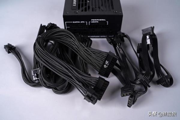 七彩虹 CVN B560I GAMING 搭 聯力 Q58 ITX 平臺 裝機展示 七彩虹 CVN B560I GAMING 搭 聯力 Q58 ITX 平臺 裝機展示