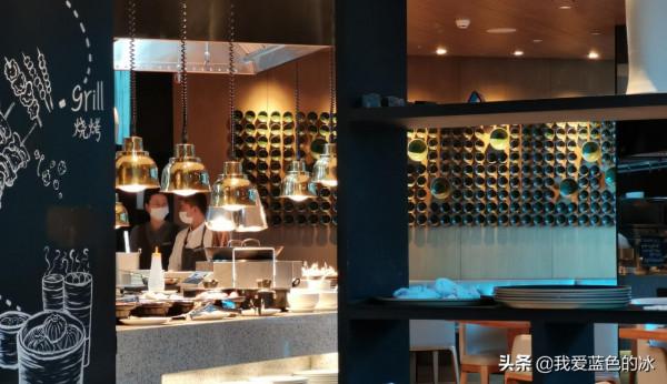 在北京入住第二家酒店自助餐廳裡的早餐