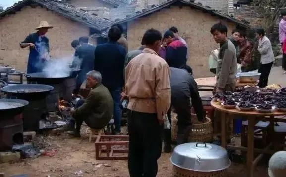 農村這些亂象愈演愈烈，從&OpenCurlyDoubleQuote;習俗&rdquo;到&OpenCurlyDoubleQuote;低俗&rdquo;，農民：誰來管管？