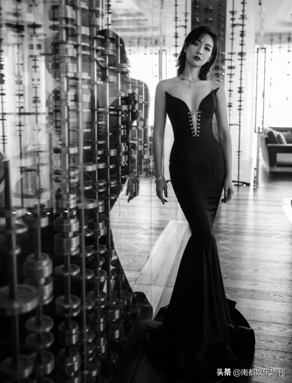 你可以永遠相信迪麗熱巴的紅毯造型