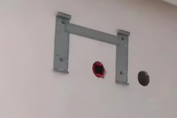 你家電視這麼裝，真是夠醜的