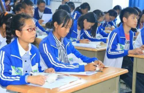 “平行班”和“重點班”的學生，未來差距明顯，分班即分流