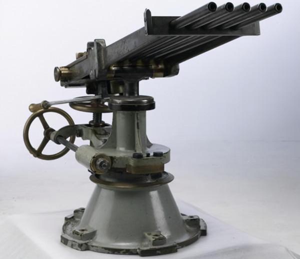 英國海軍的無奈選擇—英國QF2磅40毫米“砰砰炮”