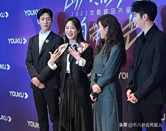 女星紅毯生圖比美:楊紫浮腫僵硬,熱依扎泛油光,熱巴“殺”瘋了 女星紅毯生圖比美:楊紫浮腫僵硬,熱依扎泛油光,熱巴“殺”瘋了