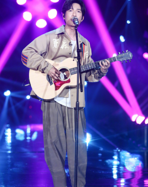 陳楚生:從“快男冠軍”到“銷聲匿跡”,他做了哪些荒唐事? 陳楚生:從“快男冠軍”到“銷聲匿跡”,他做了哪些荒唐事?