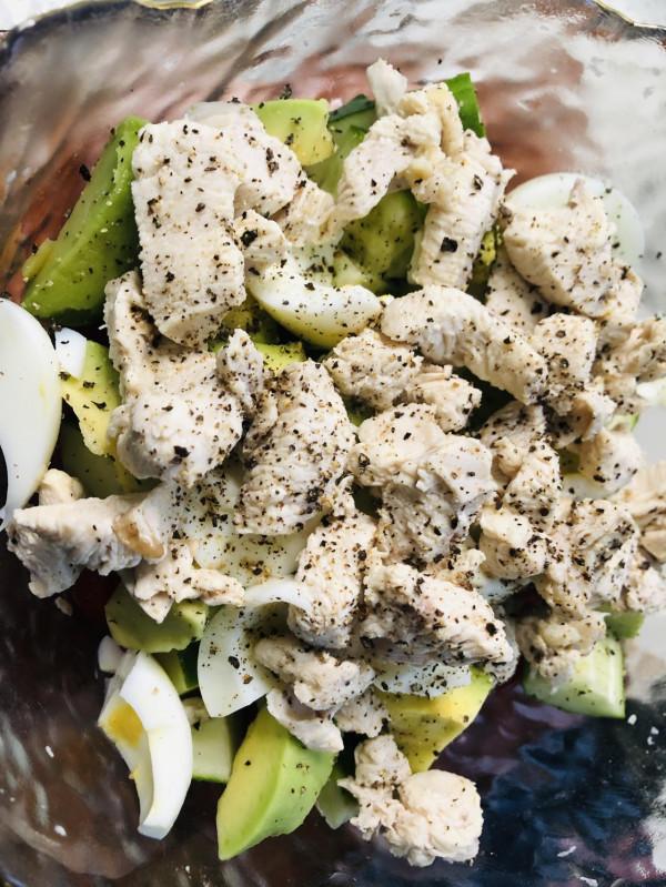 上班族對抗肥胖飲食指南 -“低卡刮油抗餓沙拉” 上班族對抗肥胖飲食指南 -“低卡刮油抗餓沙拉”