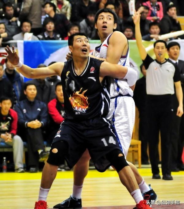 人物|17歲學籃球,42歲退役,換過8支球隊,被稱作CBA“活化石” 人物|17歲學籃球,42歲退役,換過8支球隊,被稱作CBA“活化石”