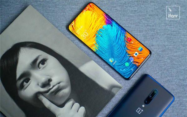 1080P 螢幕的手機看 4K 影片也會更清晰，是真的咩？