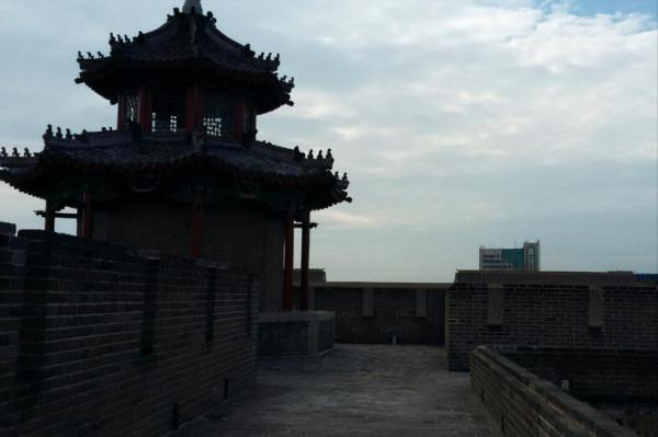 遼寧儲存完整的明代古城，歷來是兵家必爭之地，規模不輸西安古城