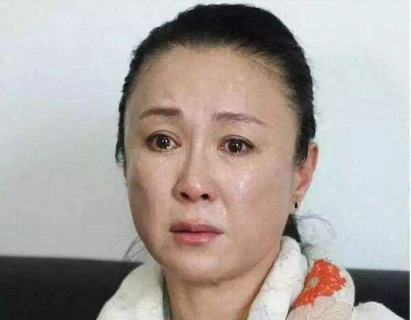 最美妲己傅藝偉，因吸毒毀了自己也害了兒子，你為何自甘墮落？