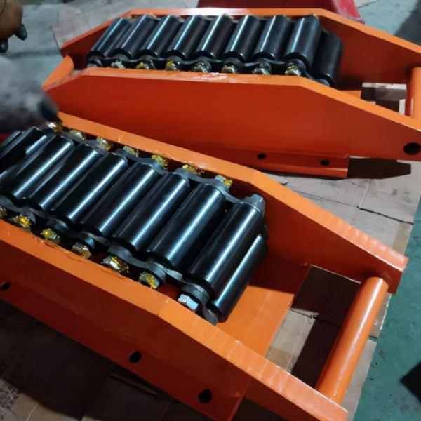 履帶搬運坦克車更適合在困難地形中行進