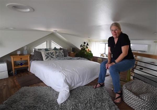 一位65歲奶奶獨居37㎡小家:利用4米層高做臥室,蝸居日子轉眼1年 一位65歲奶奶獨居37㎡小家:利用4米層高做臥室,蝸居日子轉眼1年