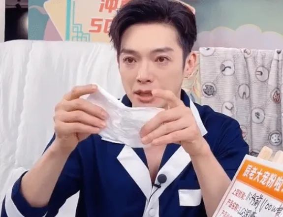 初代偶像劇男主今昔狀況對比:有人直播被罵哭,有人整年沒收入 初代偶像劇男主今昔狀況對比:有人直播被罵哭,有人整年沒收入