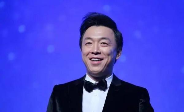 6位零緋聞的男明星：從校服到婚紗，他們把“初戀”娶回家