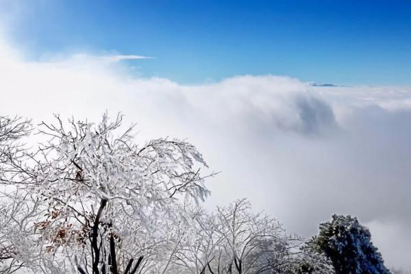 「冬日徒步」 登頂杏梅尖,看玉樹冰掛,攬霧凇勝景,探龍門古鎮 「冬日徒步」 登頂杏梅尖,看玉樹冰掛,攬霧凇勝景,探龍門古鎮