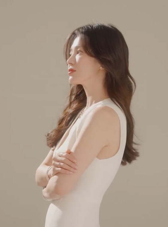 宋慧喬新劇造型真的太美了,優雅又時尚,很適合給40+女性參考 宋慧喬新劇造型真的太美了,優雅又時尚,很適合給40+女性參考