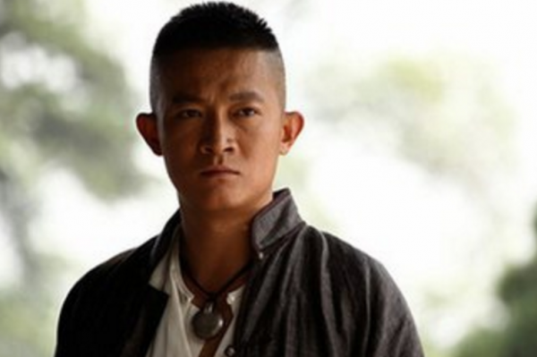 這二位明星,兩個不同的姓,卻是親兄弟,你相信嗎? 這二位明星,兩個不同的姓,卻是親兄弟,你相信嗎?