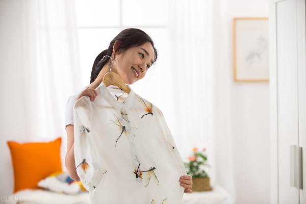 她被父親送人28年，親生父母知道她的住址後，卻不願意相認