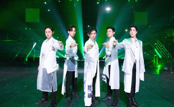 《披荊斬棘的哥哥》:張晉拿到“雙第一”,不是因為他“撞玻璃” 《披荊斬棘的哥哥》:張晉拿到“雙第一”,不是因為他“撞玻璃”