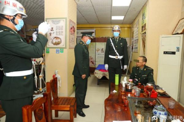 KTV出現穿軍裝的上尉,自稱是集團軍營長:正在實施交友活動 KTV出現穿軍裝的上尉,自稱是集團軍營長:正在實施交友活動