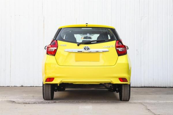 百公里油耗5升，外觀時尚，通勤代步首選，體驗豐田威馳FS